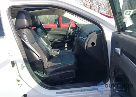 2017 Chrysler 300C z USA, uszkodzony, nr VIN 2C3CCAEG6HH570323